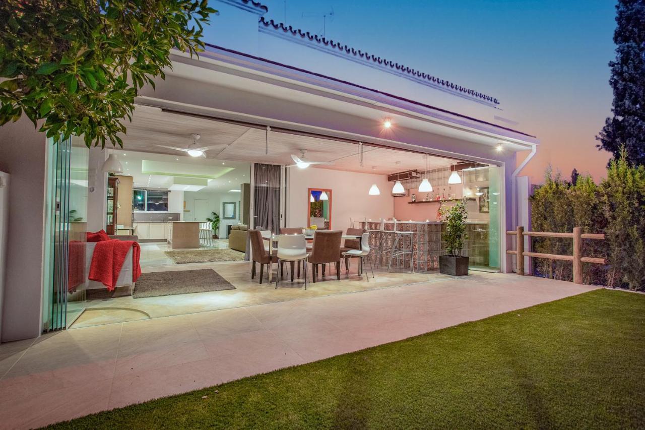 Casa Eucalyptus Family Home Estepona Exterior photo